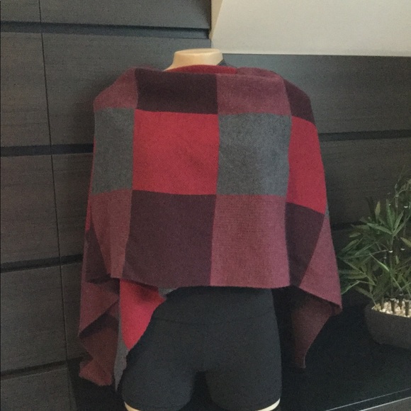 lululemon athletica Accessories - Lululemon Bundle Up scarf cape poncho